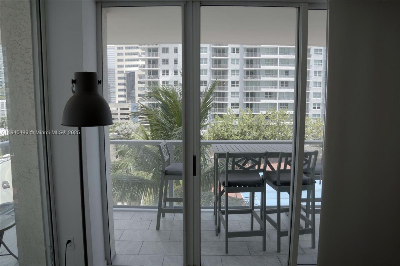 1155 Brickell Bay Dr , Unit 902, Miami, FL 33131 Photo