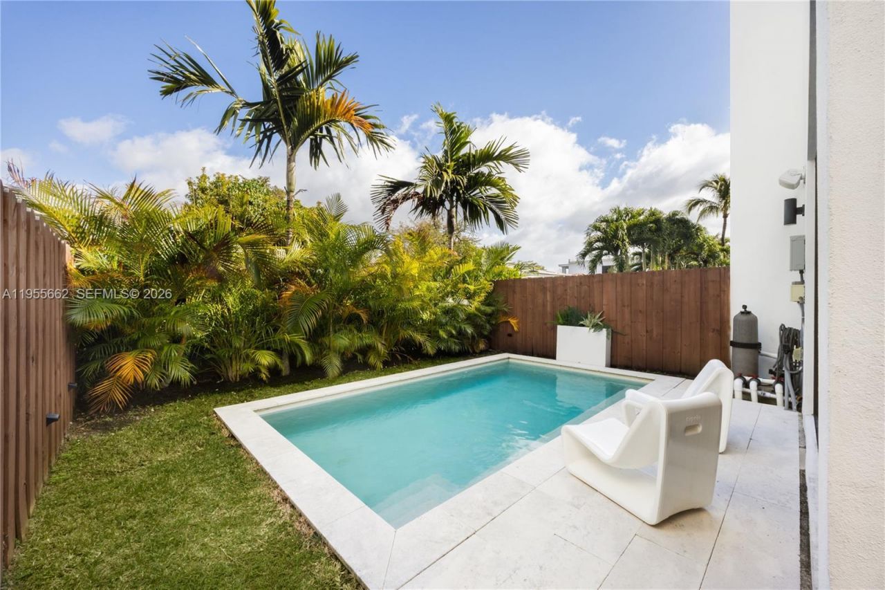 3067 SW 21st Ter, Unit 3067, Miami, FL 33145 Photo