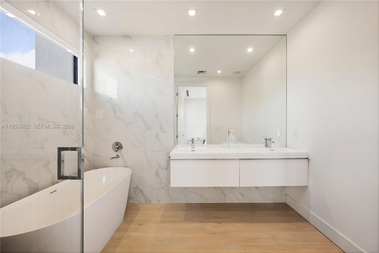 3067 SW 21st Ter, Unit 3067, Miami, FL 33145 Photo