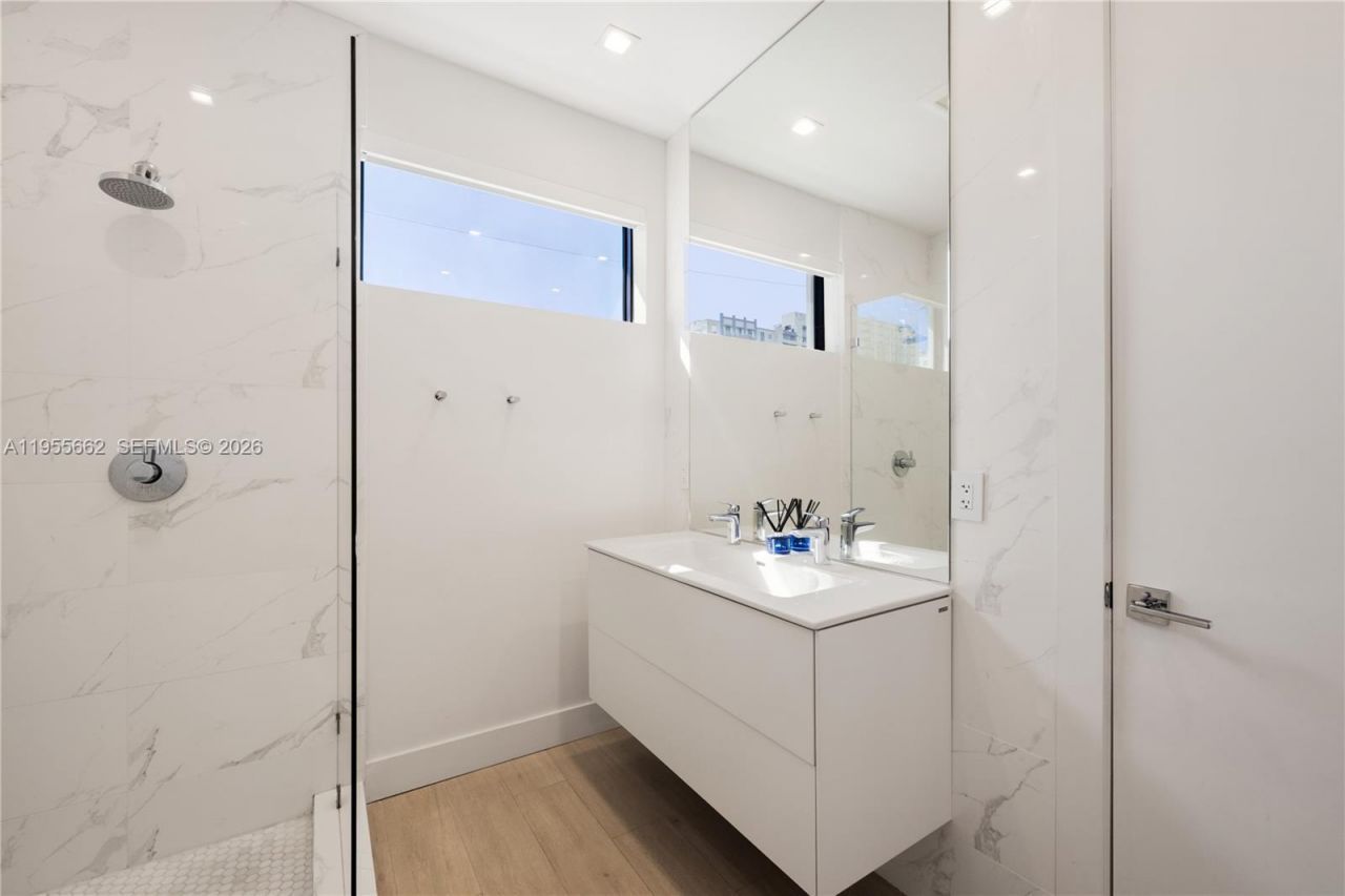 3067 SW 21st Ter, Unit 3067, Miami, FL 33145 Photo