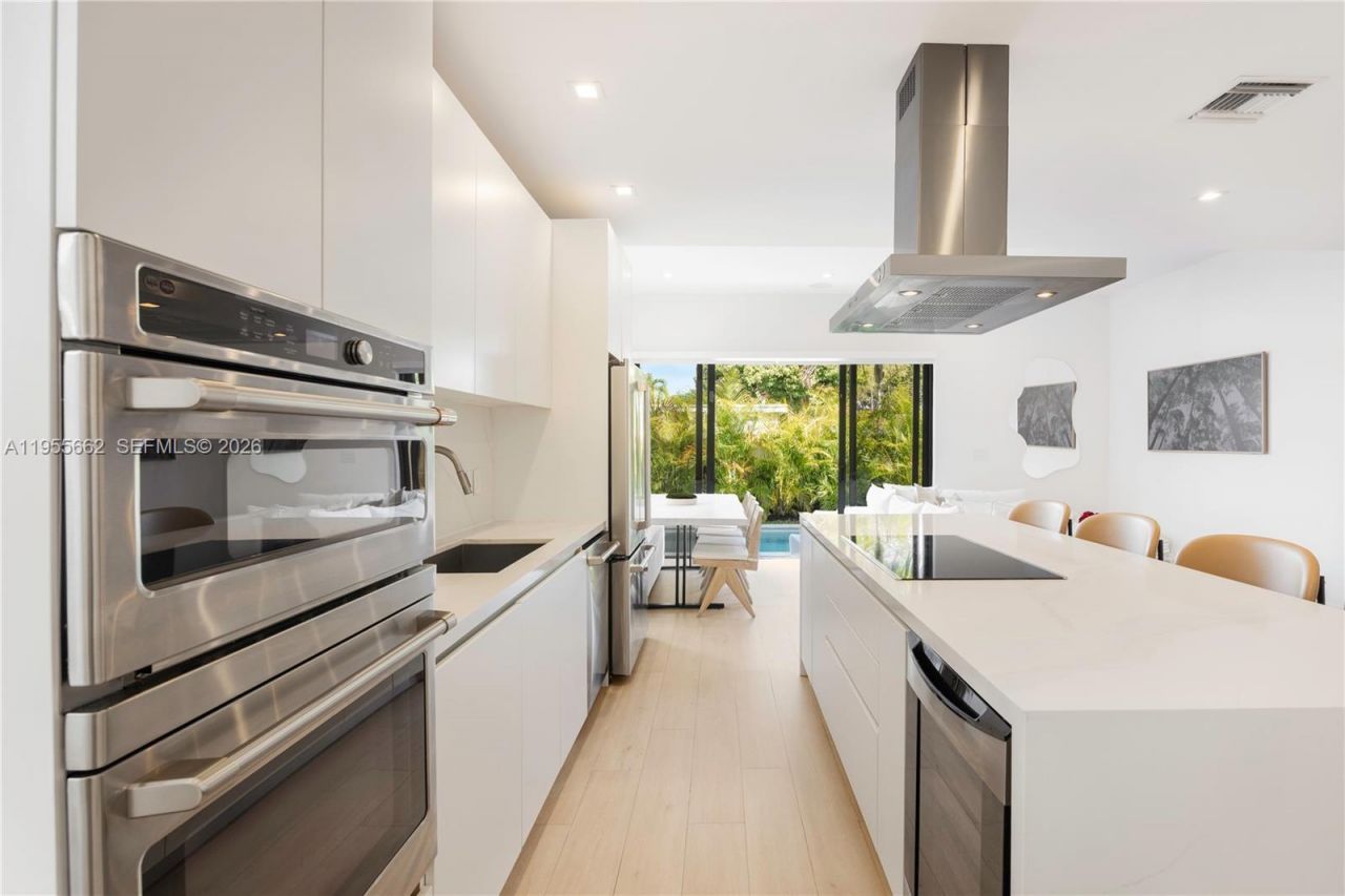 3067 SW 21st Ter, Unit 3067, Miami, FL 33145 Photo