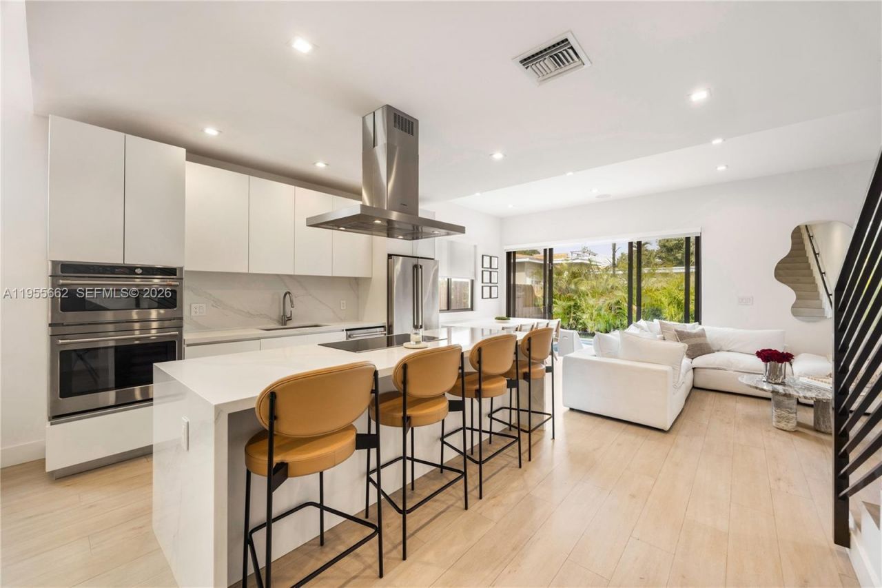 3067 SW 21st Ter, Unit 3067, Miami, FL 33145 Photo