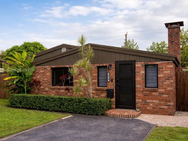 North Miami Beach, FL 33162