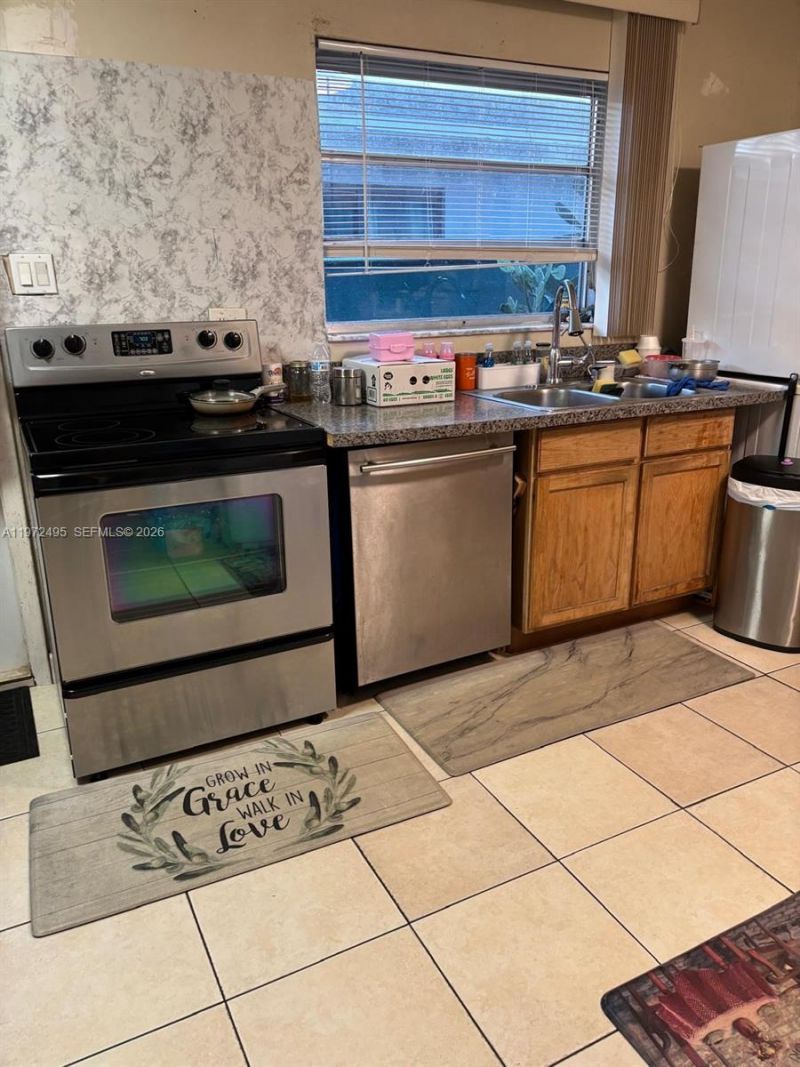 4610 SW 43rd Ter , Dania Beach, FL 33314 Photo