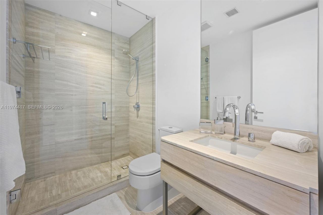 18975 Collins Ave , Unit 605, Sunny Isles Beach, FL 33160 Photo