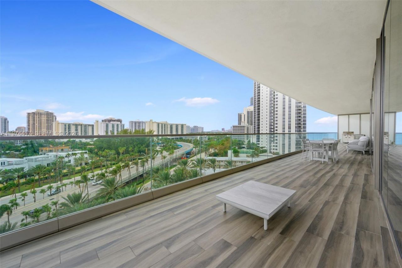 18975 Collins Ave , Unit 605, Sunny Isles Beach, FL 33160 Photo