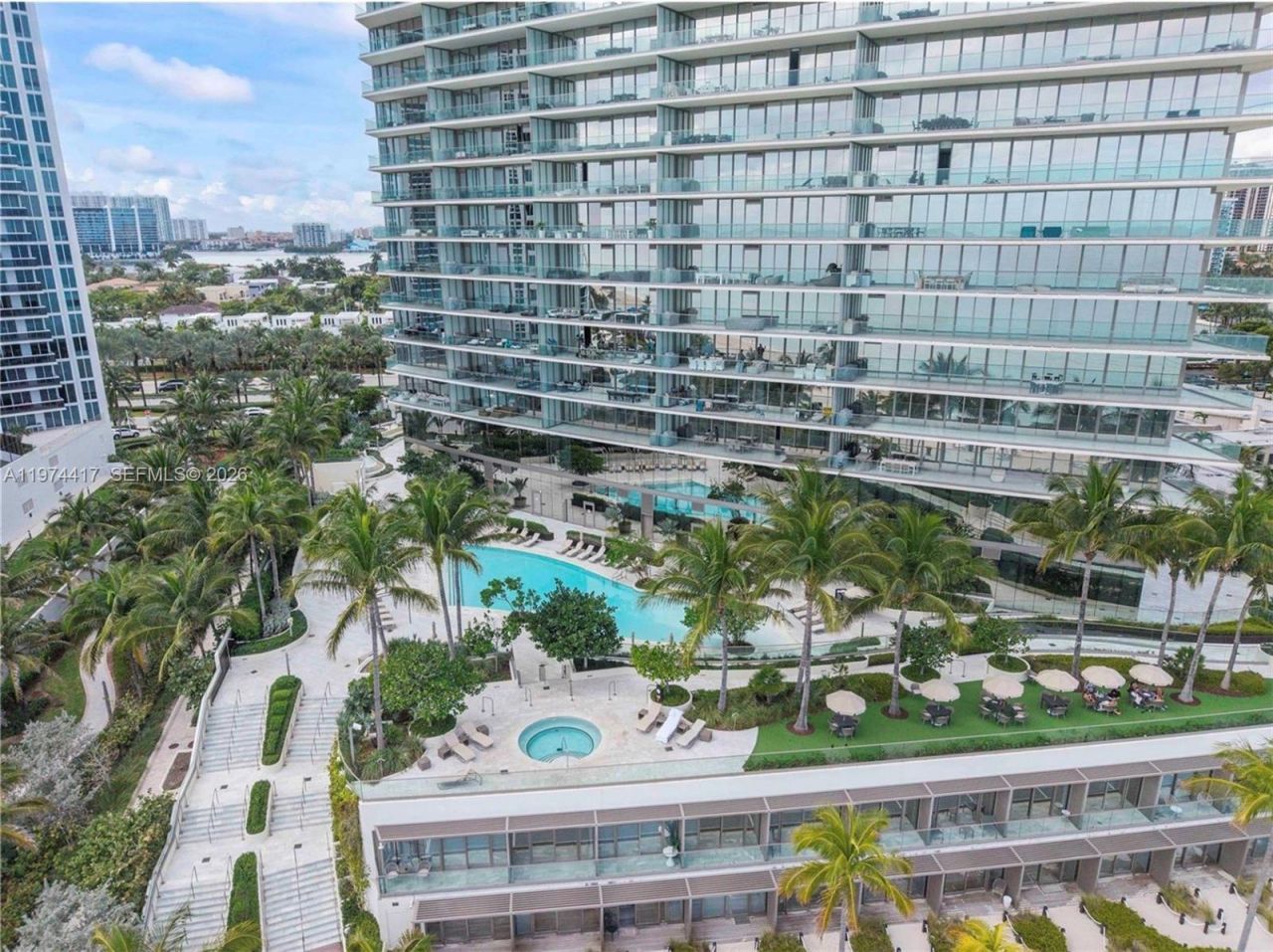 18975 Collins Ave , Unit 605, Sunny Isles Beach, FL 33160 Photo