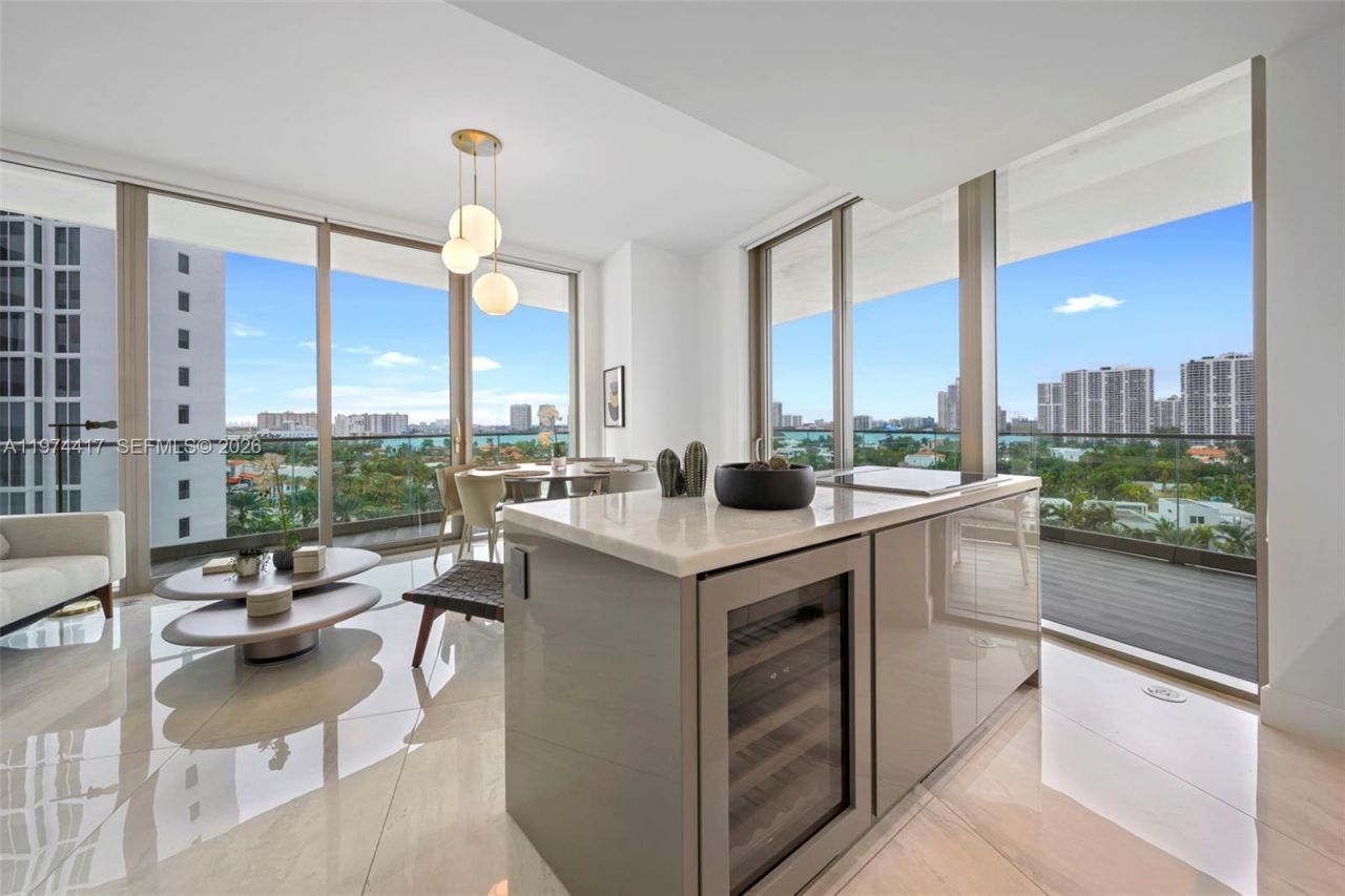 18975 Collins Ave , Unit 605, Sunny Isles Beach, FL 33160 Photo