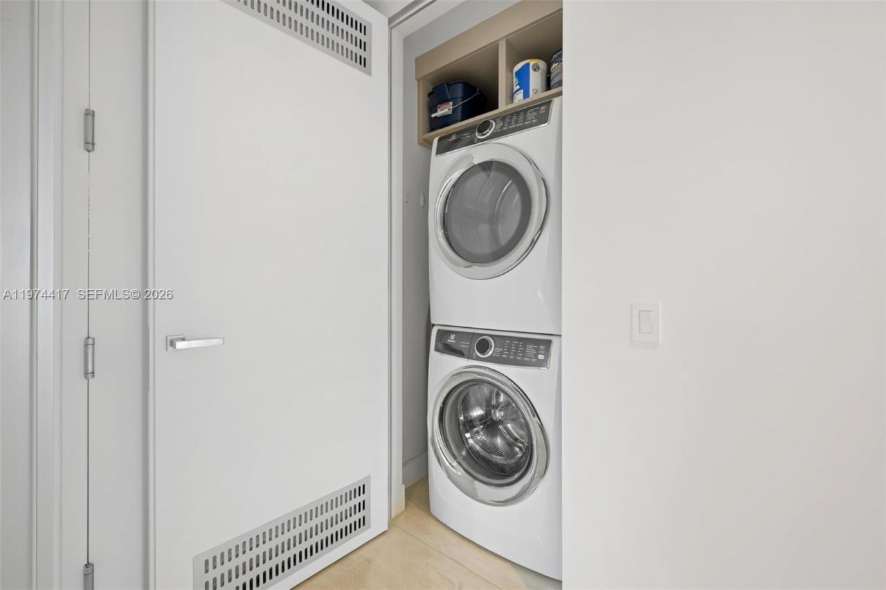 18975 Collins Ave , Unit 605, Sunny Isles Beach, FL 33160 Photo