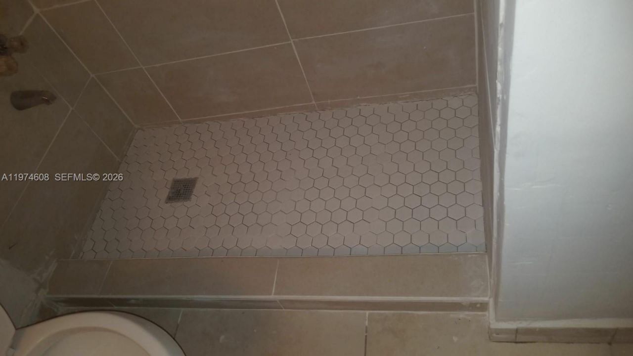 1801 S Treasure Dr, Unit 124, North Bay Village, FL 33141 Photo