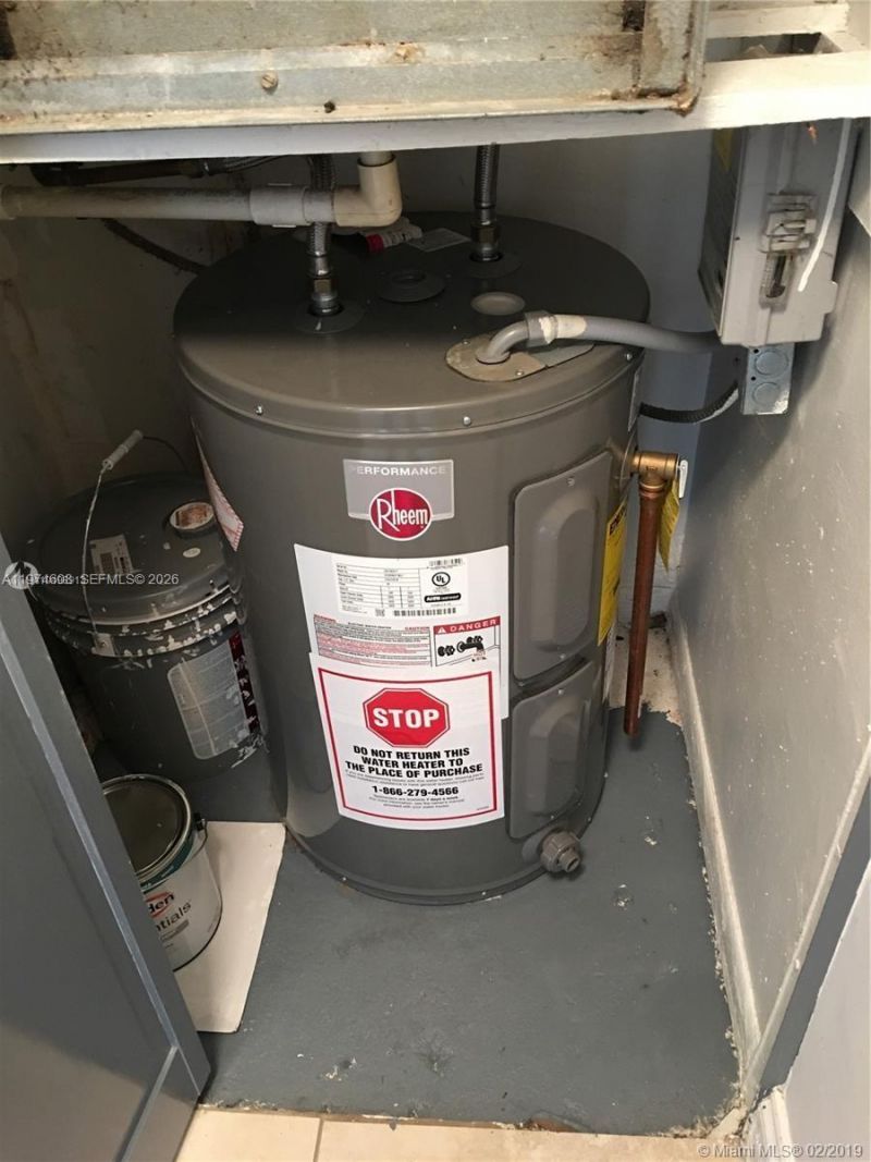 1801 S Treasure Dr, Unit 124, North Bay Village, FL 33141 Photo