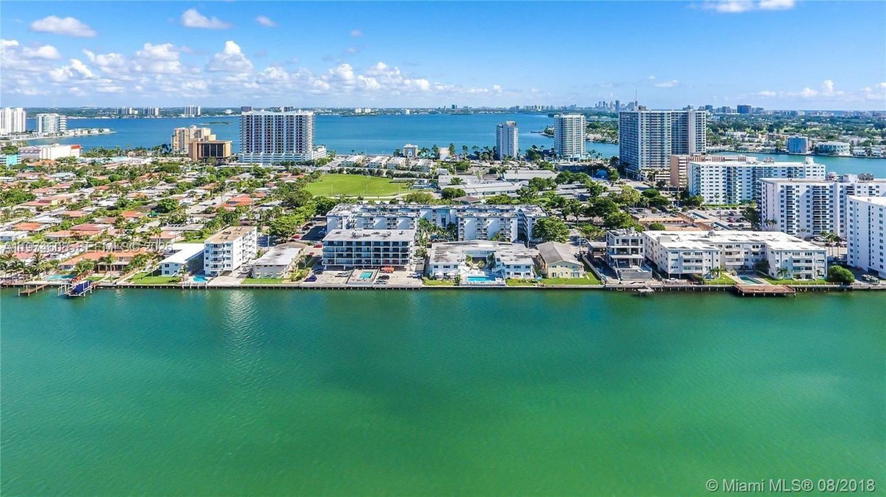 1801 S Treasure Dr, Unit 124, North Bay Village, FL 33141 Photo