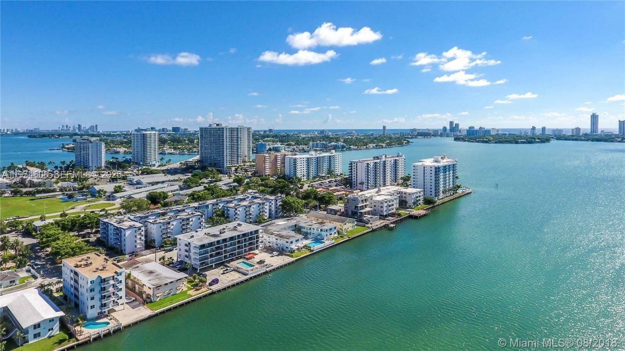 1801 S Treasure Dr, Unit 124, North Bay Village, FL 33141 Photo