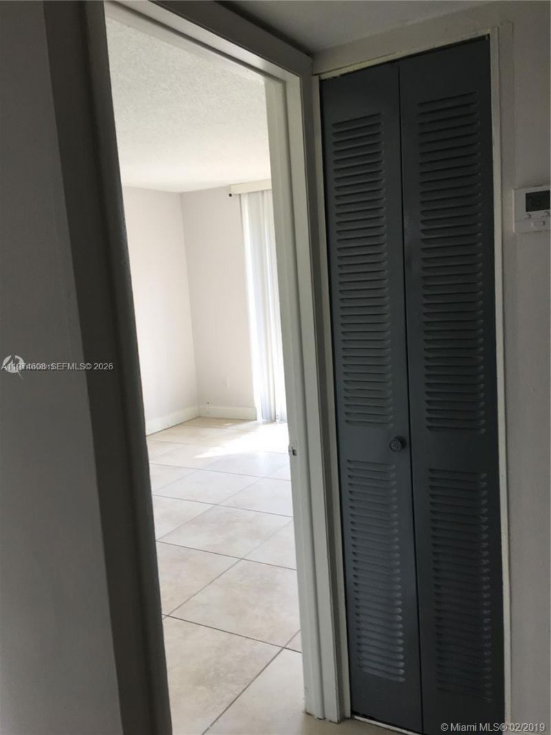 1801 S Treasure Dr, Unit 124, North Bay Village, FL 33141 Photo