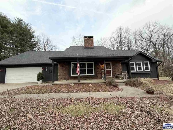 825 W Krislynn Woods Avenue, West Terre Haute, IN 47885