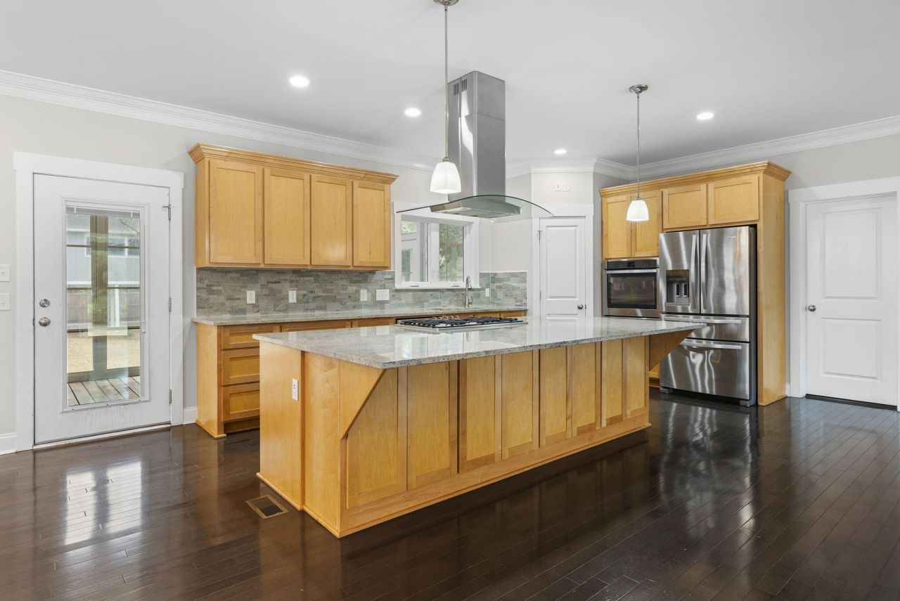 2042 Pinopolis Road Photo 10