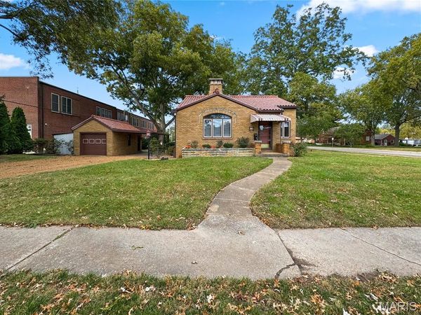 13 N Jackson Street , Millstadt, IL 62260