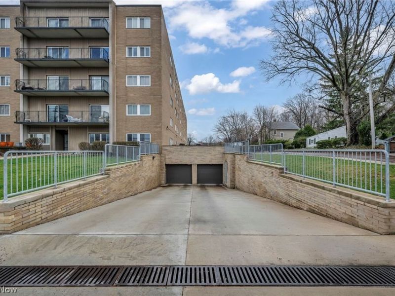 20333 Detroit Road, Unit 406, Rocky River, OH 44116 Photo 2