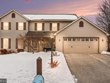 107 SUMMER HOUSE LANE, YORK, PA 17408