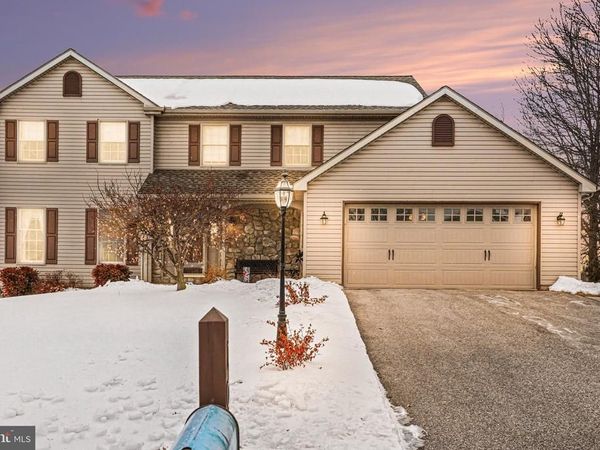 107 SUMMER HOUSE LANE, YORK, PA 17408