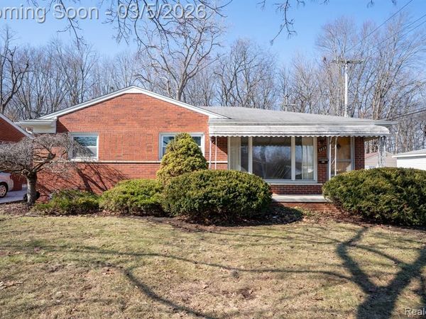 3832 Longmeadow Drive, Trenton, MI 48183