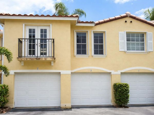 1030 Lake Shore Drive, Unit 206, Lake Park, FL 33403