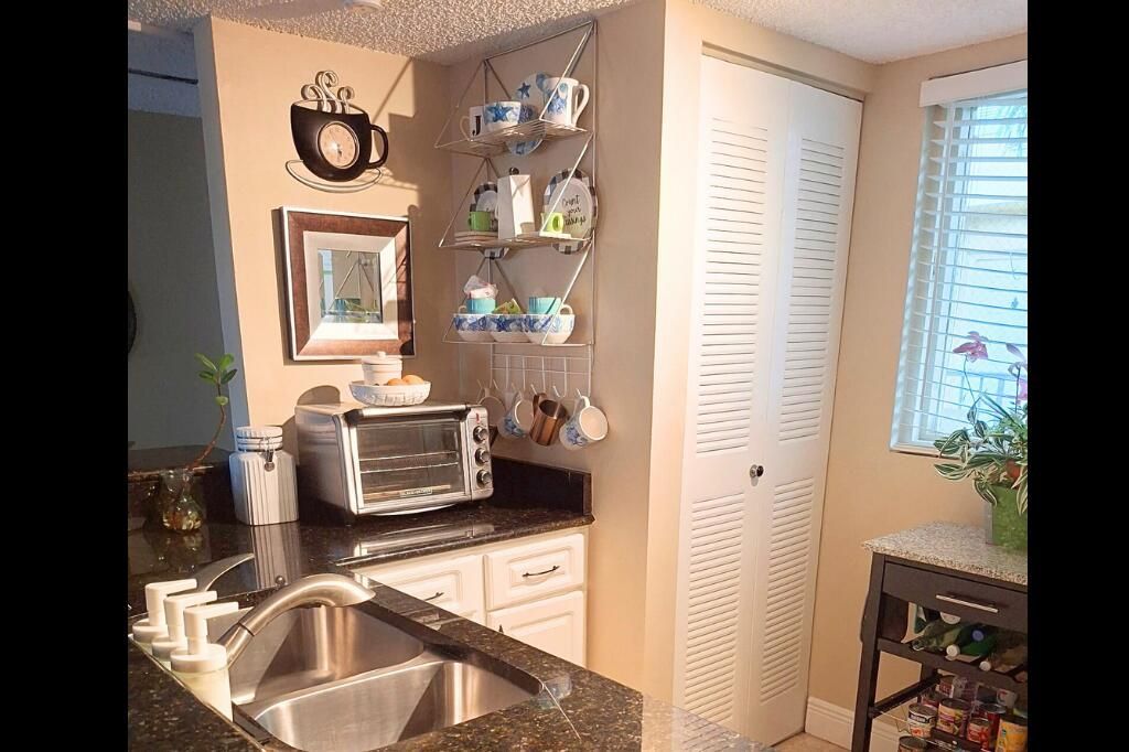 1030 Lake Shore Drive, Unit 206, Lake Park, FL 33403 Photo