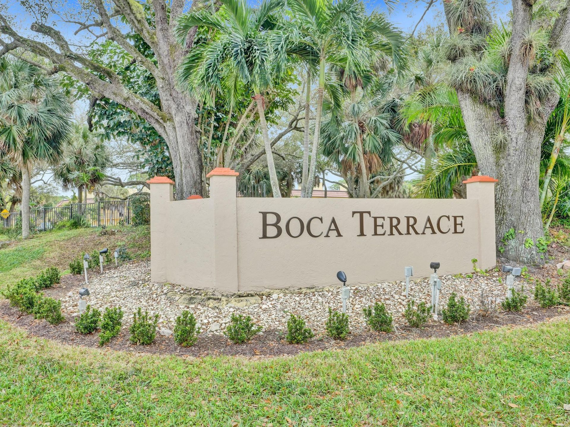 930 SW 9th Street Circle, Unit 206, Boca Raton, FL 33486 Photo