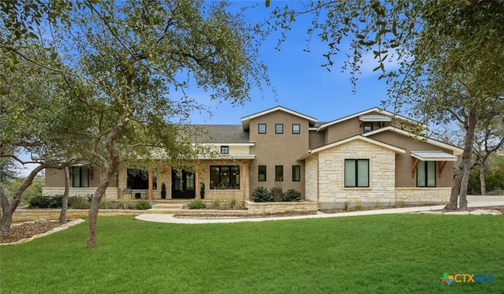 746 Panorama Point, Canyon Lake, TX 78133 Main Photo