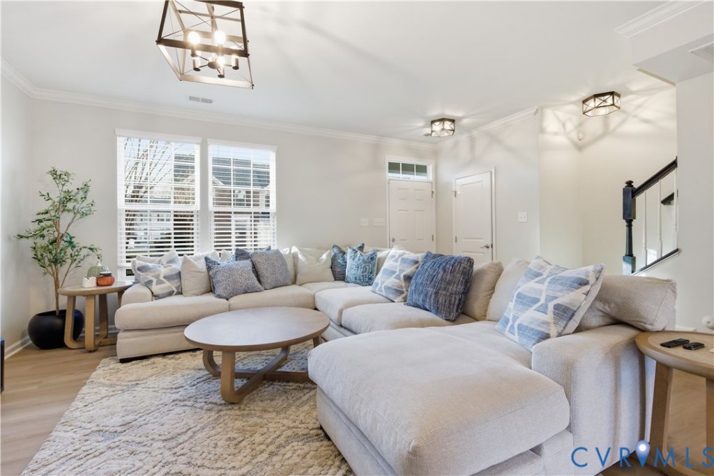 8216 Creekside Bluffs Lane  Mechanicsville, VA 23111