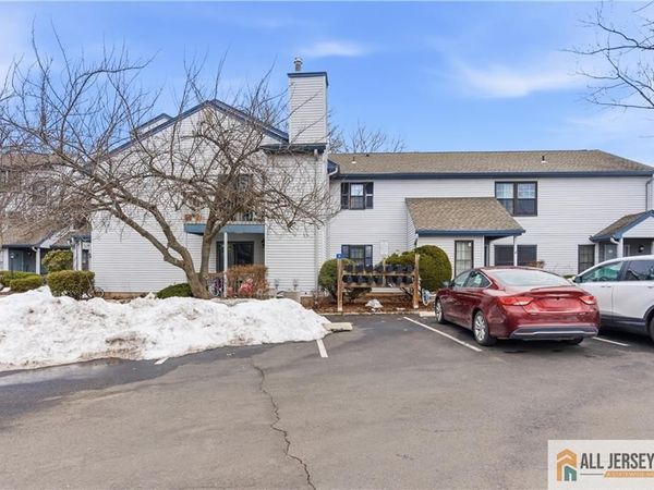 809 Woodbridge Commons Way , Iselin, NJ 08830