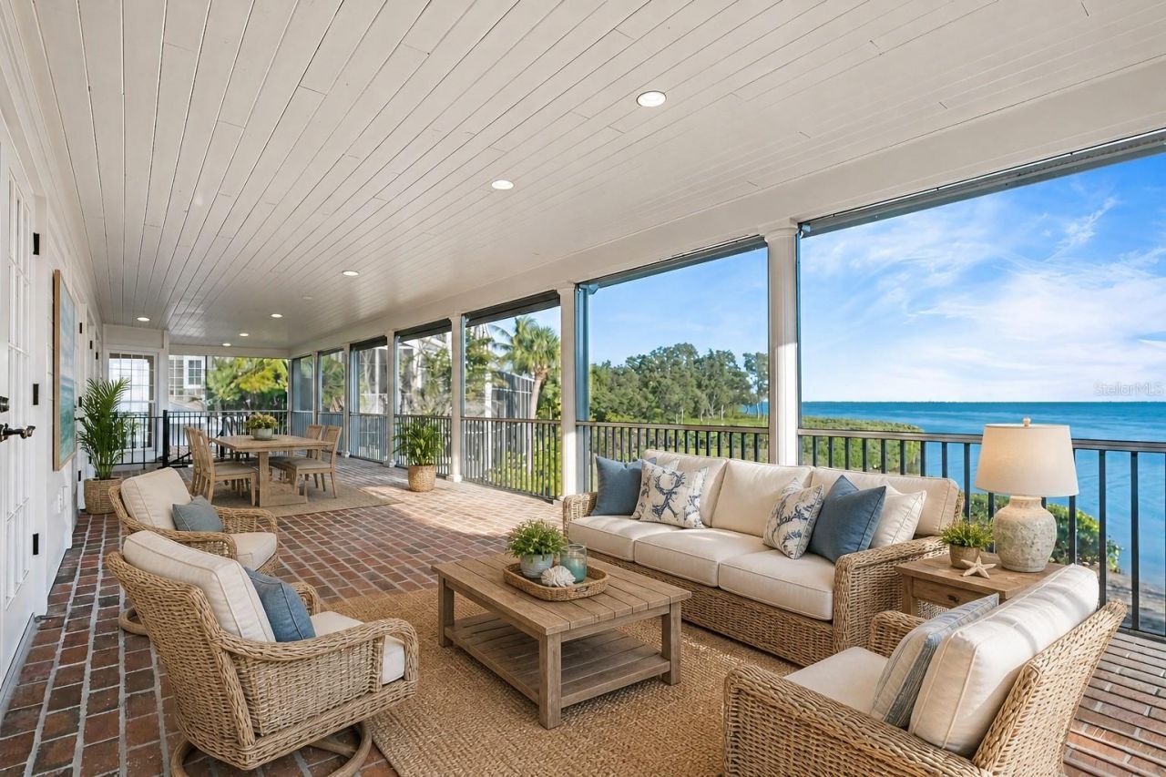 41 Tidy Island Boulevard, Bradenton, FL 34210 Photo