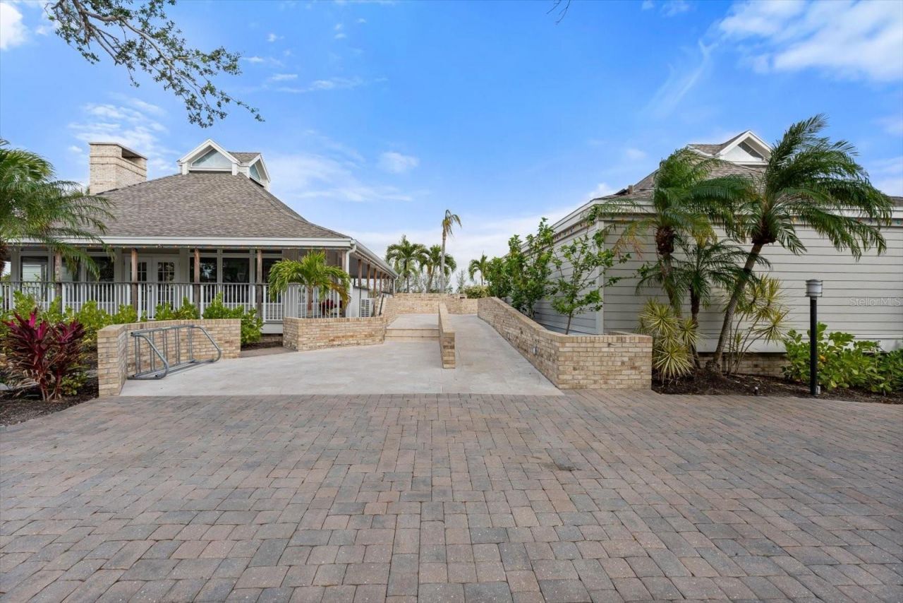 41 Tidy Island Boulevard, Bradenton, FL 34210 Photo