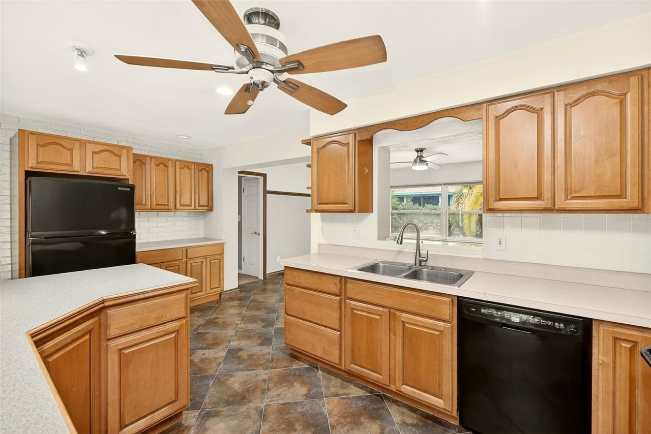 1465 Bayview Drive , Clearwater, FL 33756 Photo