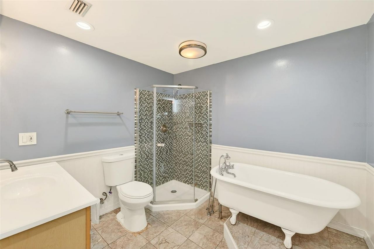 1465 Bayview Drive , Clearwater, FL 33756 Photo