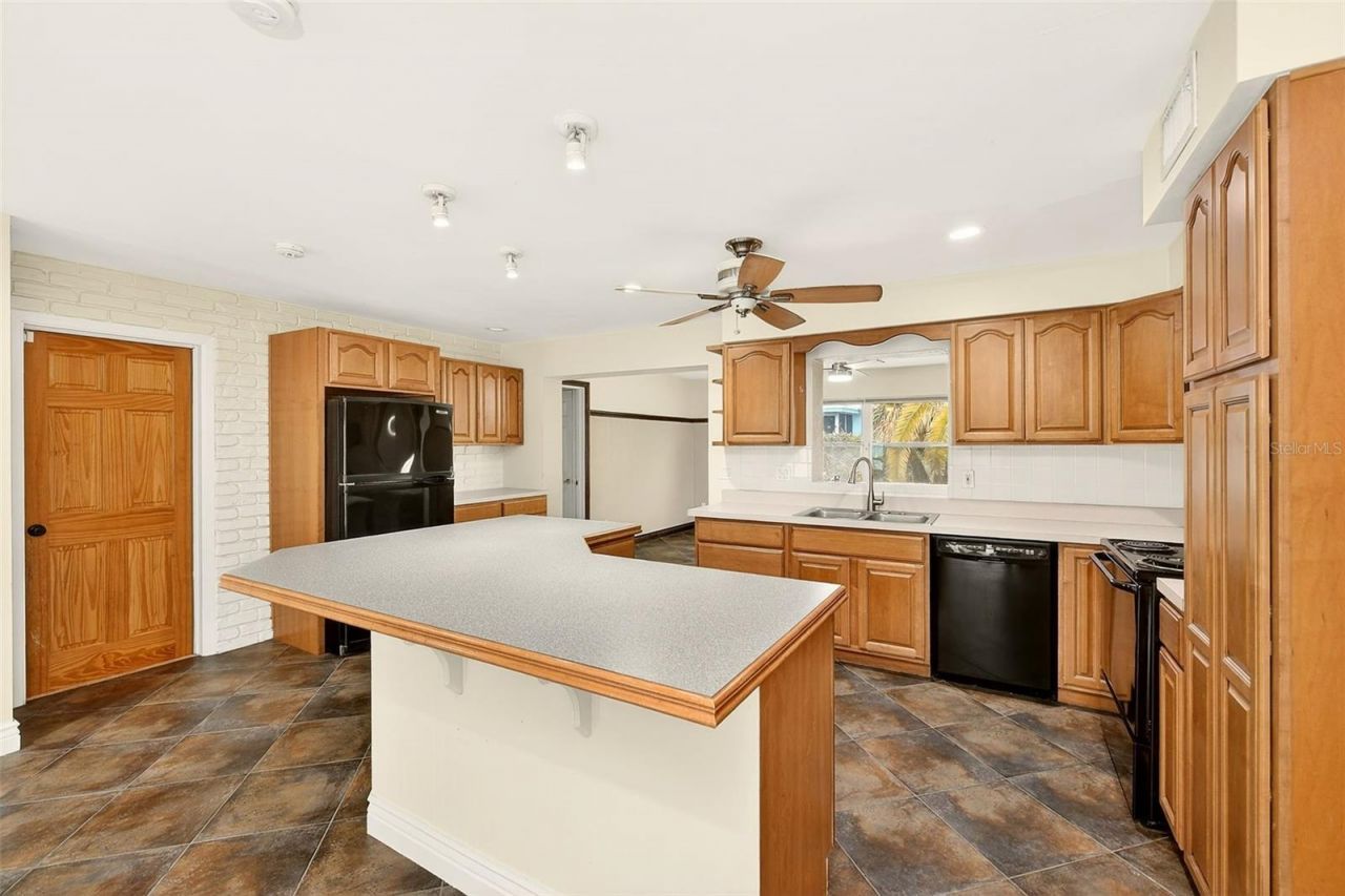 1465 Bayview Drive , Clearwater, FL 33756 Photo