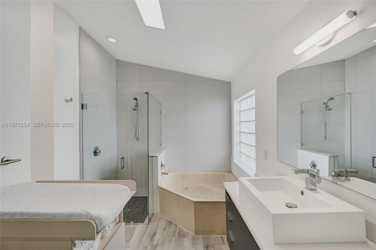 4928 SW 33rd Way, Hollywood, FL 33312 Photo