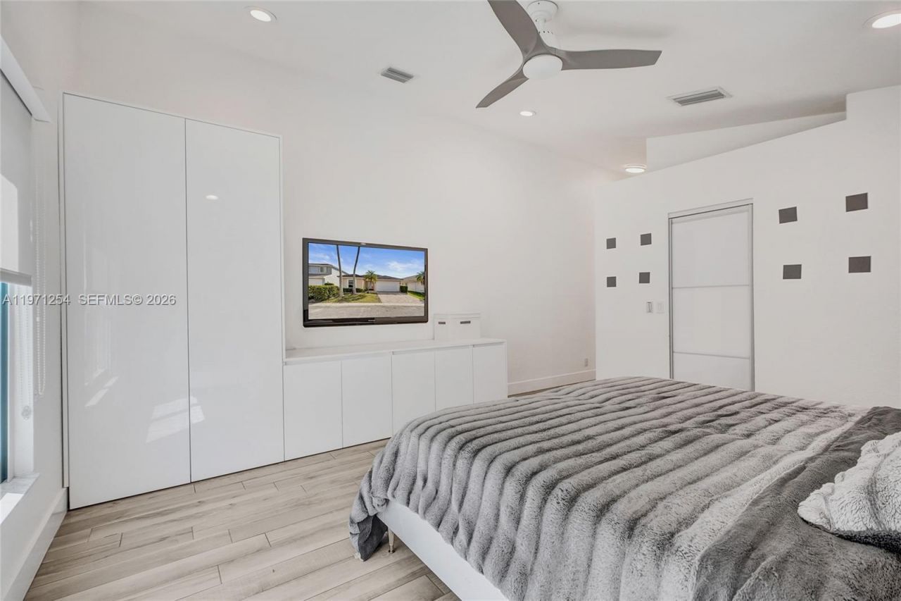 4928 SW 33rd Way, Hollywood, FL 33312 Photo