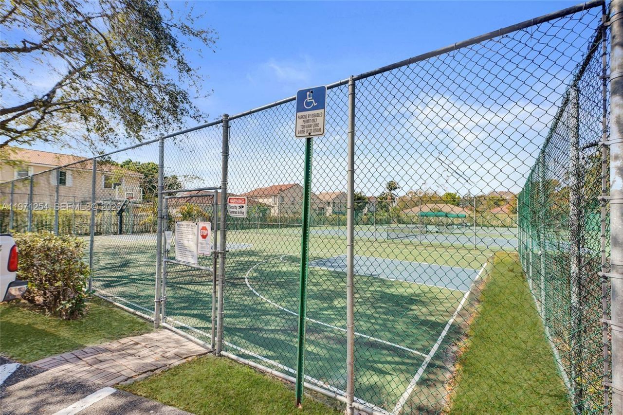 4928 SW 33rd Way, Hollywood, FL 33312 Photo