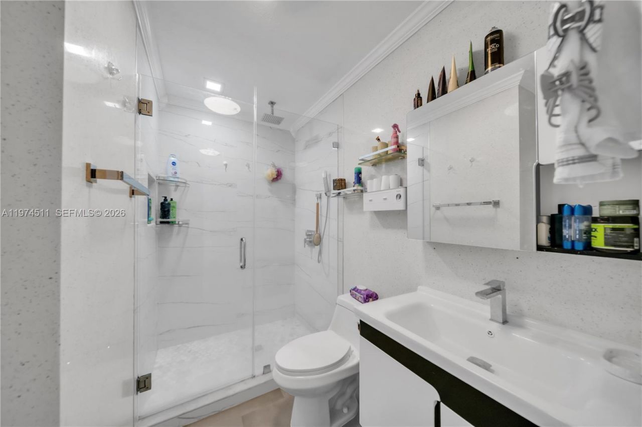 1540 W 42nd Pl, Unit C, Hialeah, FL 33012 Photo