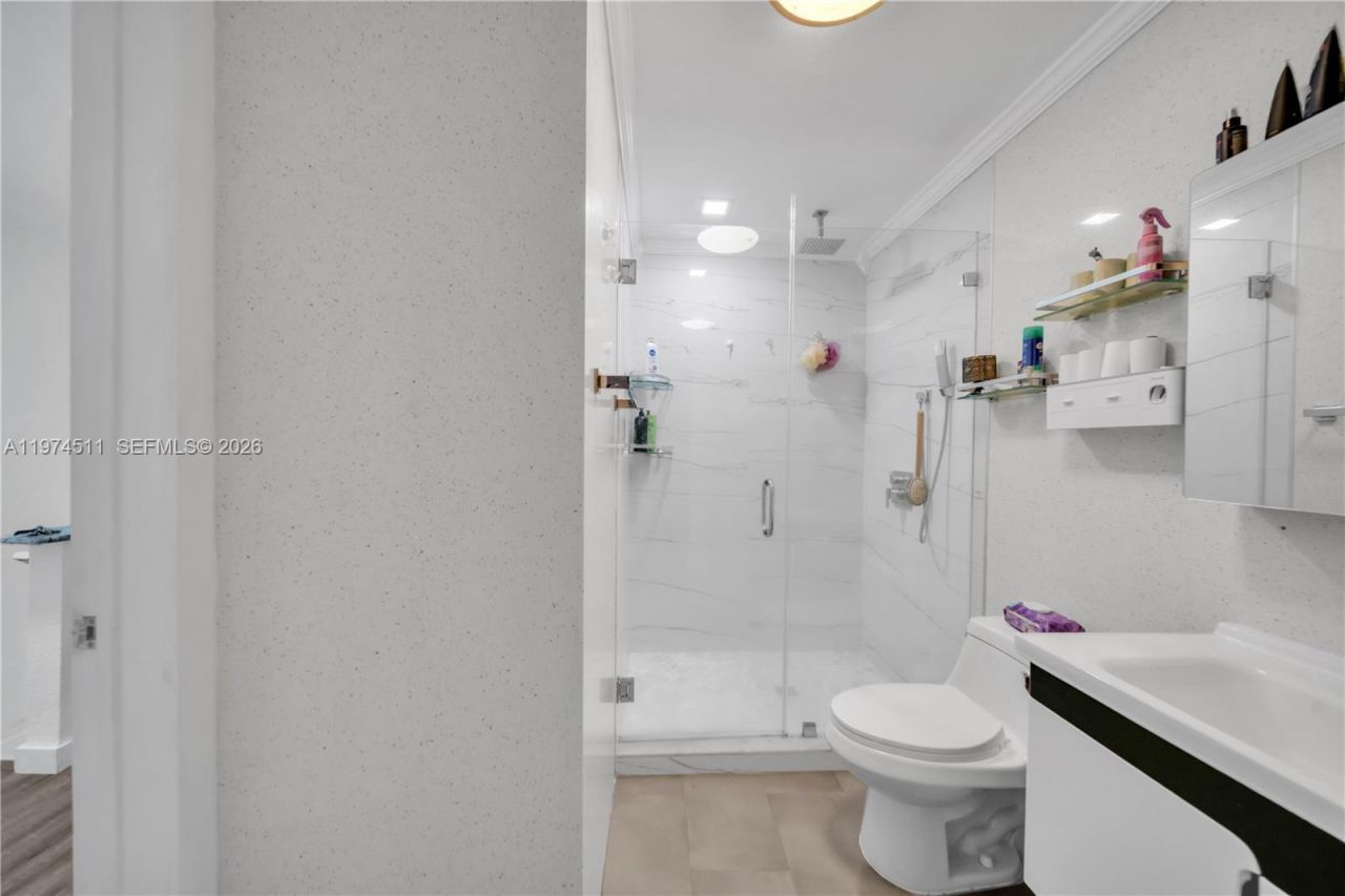 1540 W 42nd Pl, Unit C, Hialeah, FL 33012 Photo