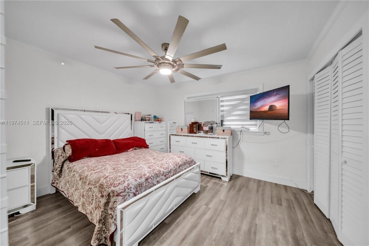 1540 W 42nd Pl, Unit C, Hialeah, FL 33012 Photo