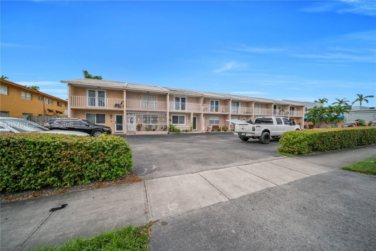 1540 W 42nd Pl, Unit C, Hialeah, FL 33012 Photo