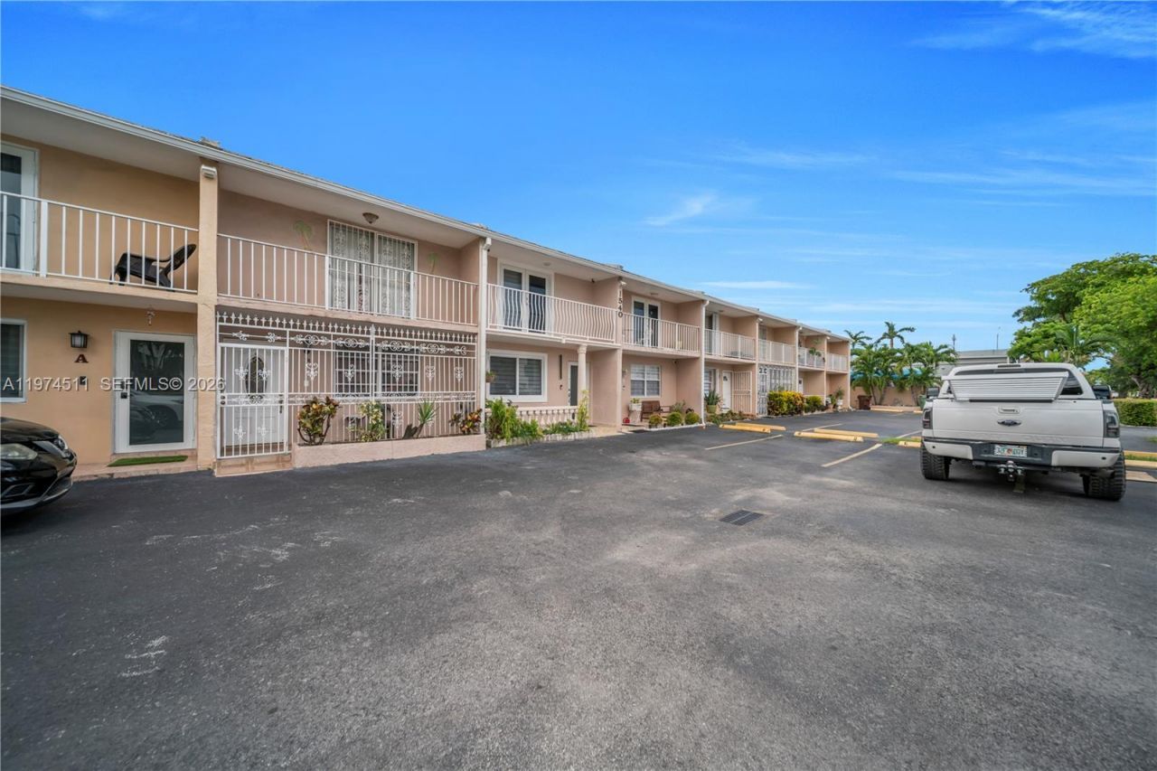 1540 W 42nd Pl, Unit C, Hialeah, FL 33012 Photo