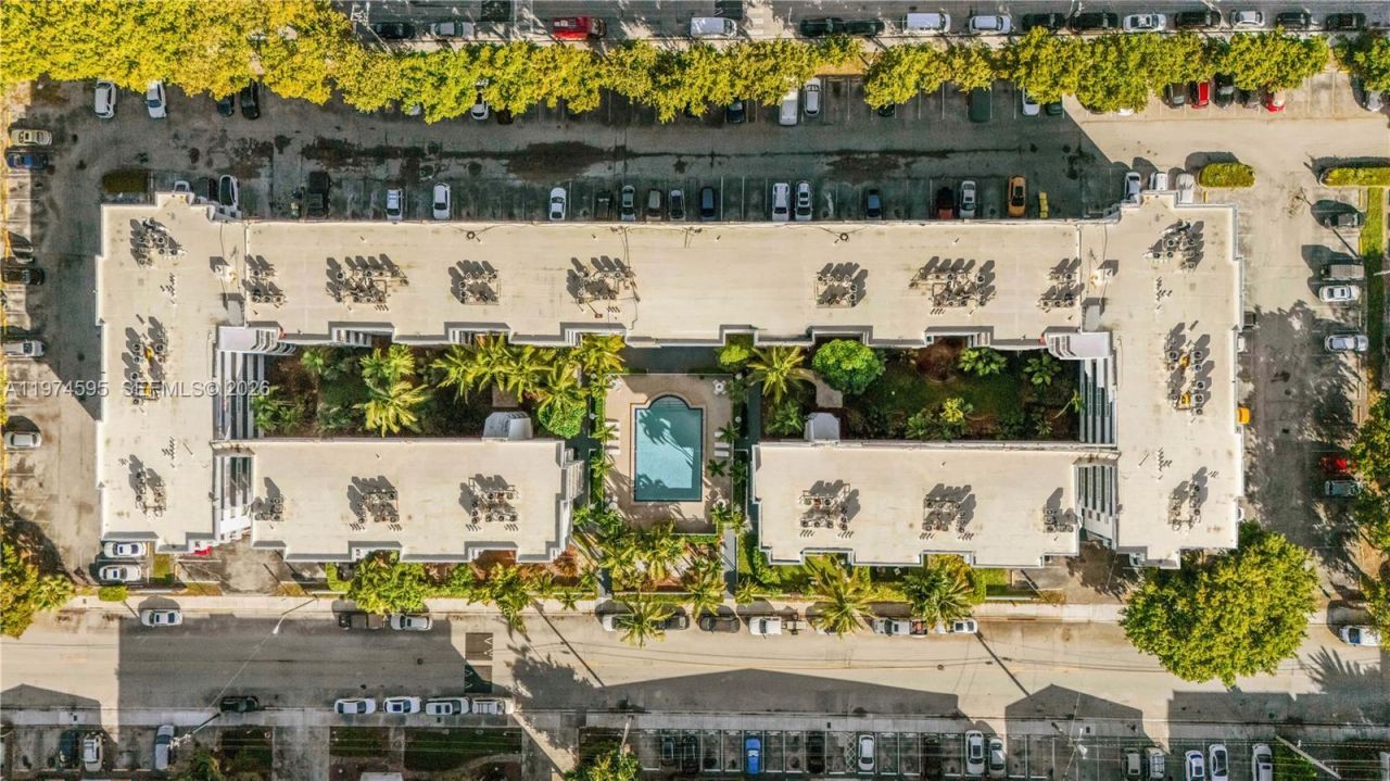 1801 S Treasure Dr, Unit 502, North Bay Village, FL 33141 Photo