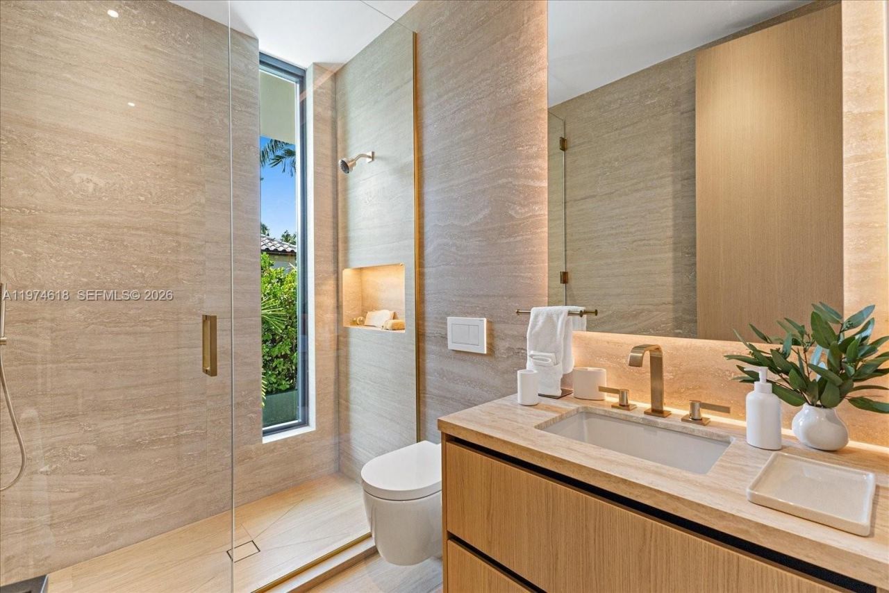 1510 W 23rd St, Miami Beach, FL 33140 Photo