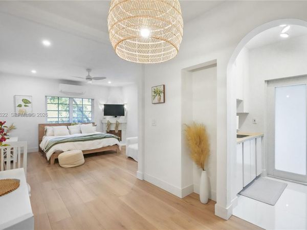 750 Espanola Way , Unit 6, Miami Beach, FL 33139