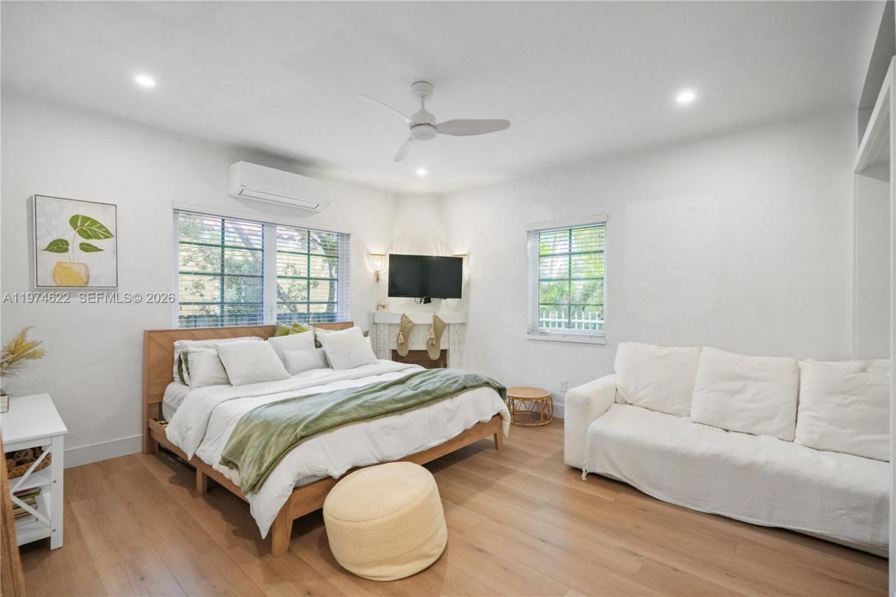 750 Espanola Way, Unit 6, Miami Beach, FL 33139 Photo