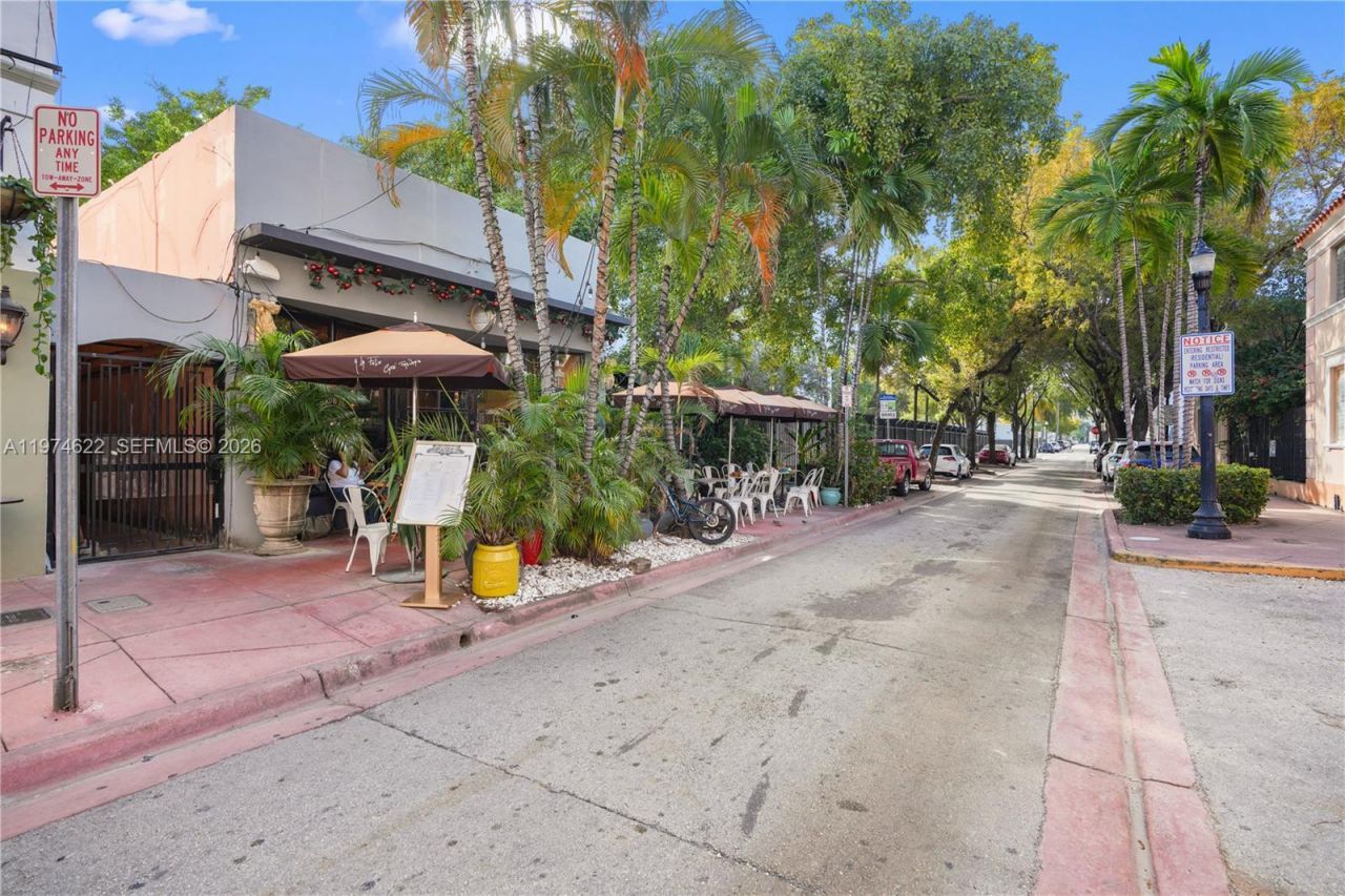 750 Espanola Way, Unit 6, Miami Beach, FL 33139 Photo