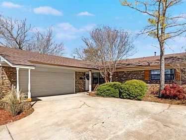 805 NW 49th Street, Lawton, OK 73505